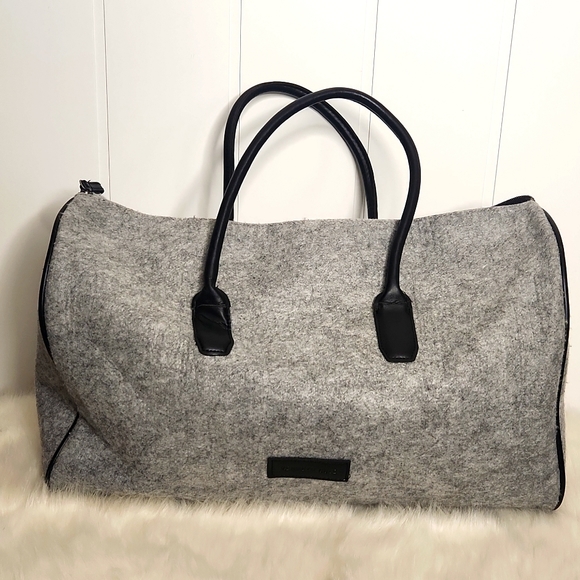 Kenneth Cole Other - Kenneth Cole gray wool oversized weekend/duffel bag